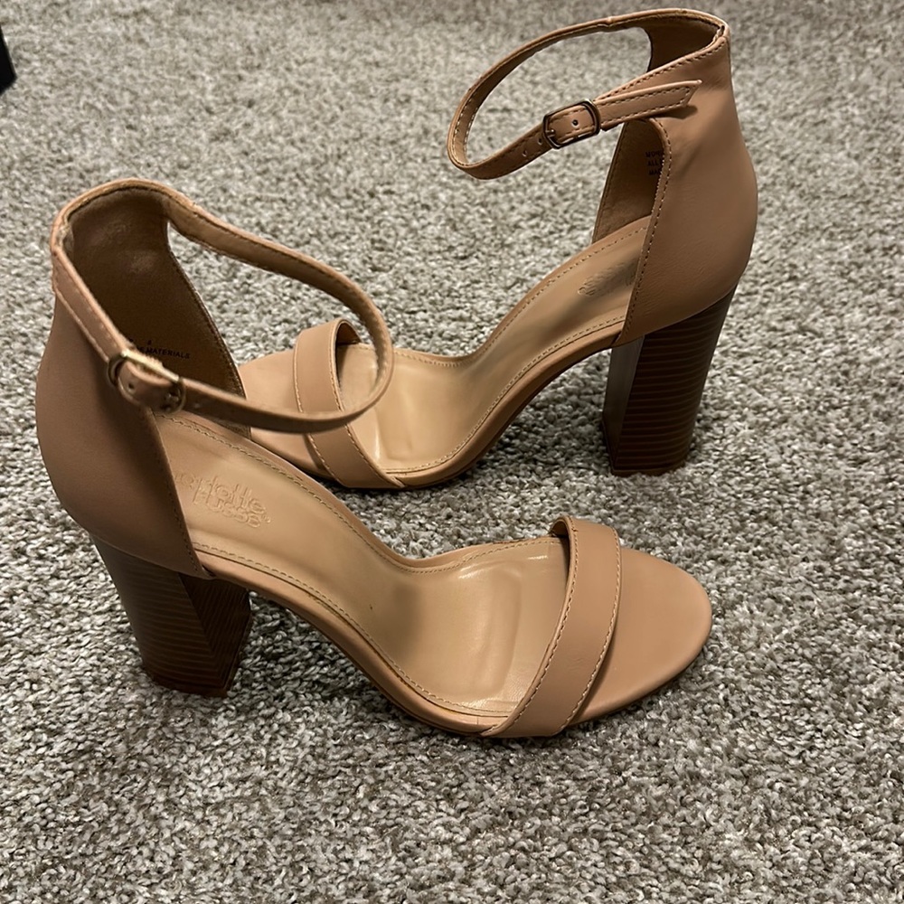 Block heel sandals